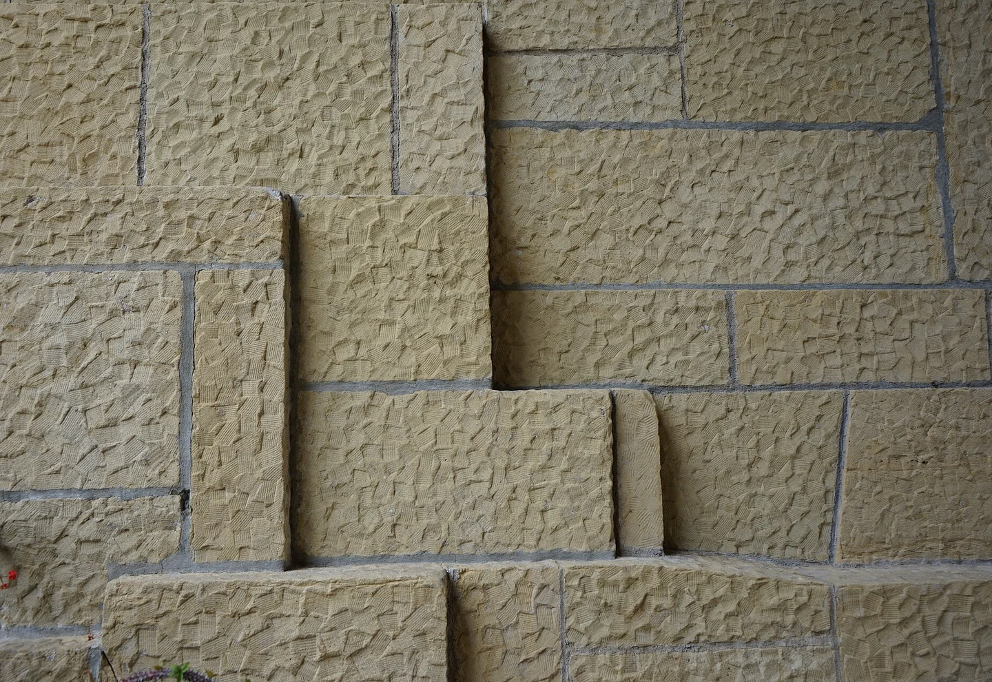 Finely textured decorative wall finish